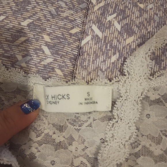 2 Gilly Hicks camisole - Picture 8 of 10